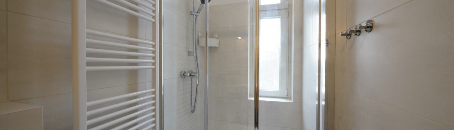 B7 2OG rechts Bad _7R39521