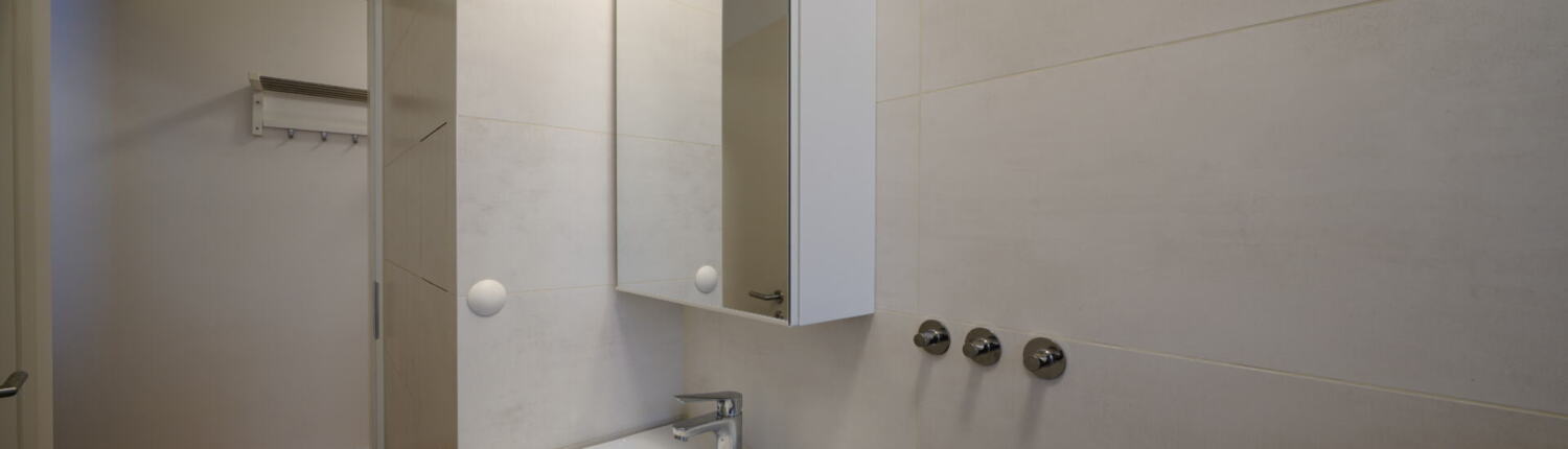 B7 2OG rechts Bad _7R39524