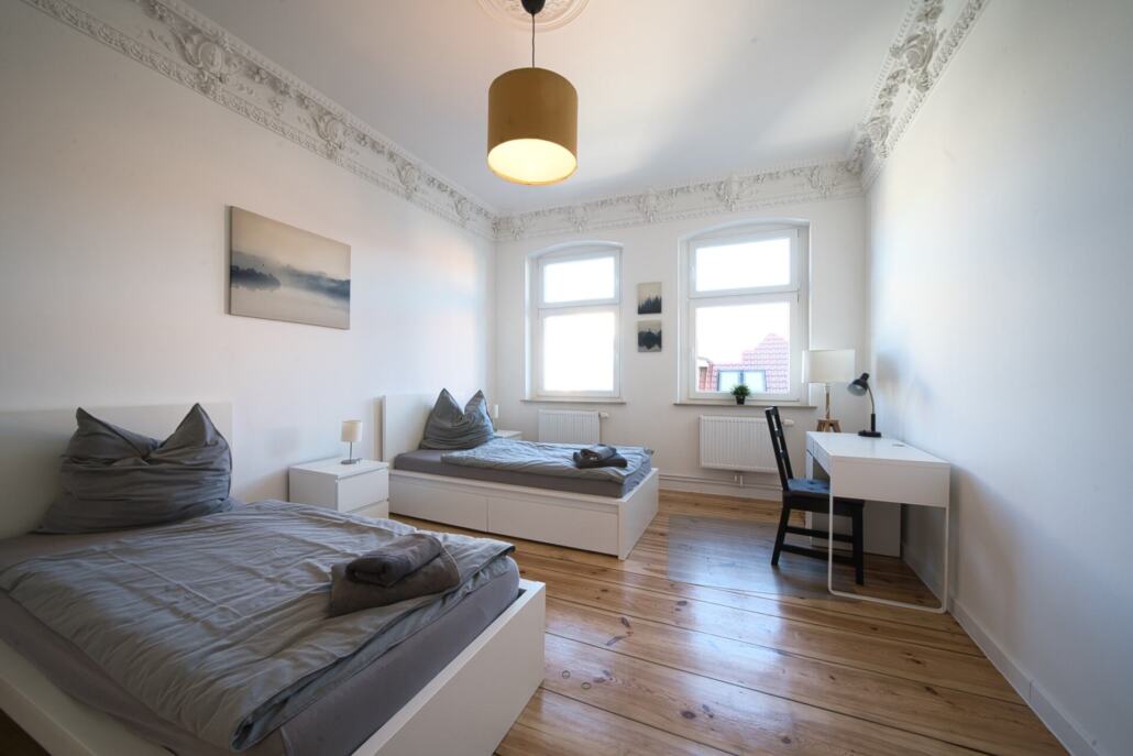 2026-03 Apt Silver Schlafzimmer 7R39647